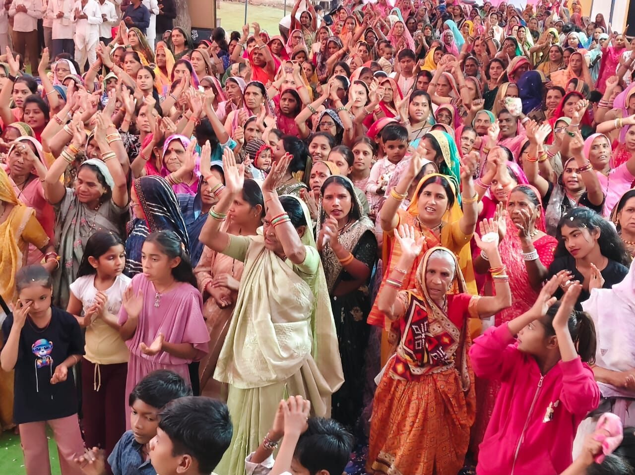 The story pandal was filled with the story of Rukmini Mangal and the Holi of Braj.