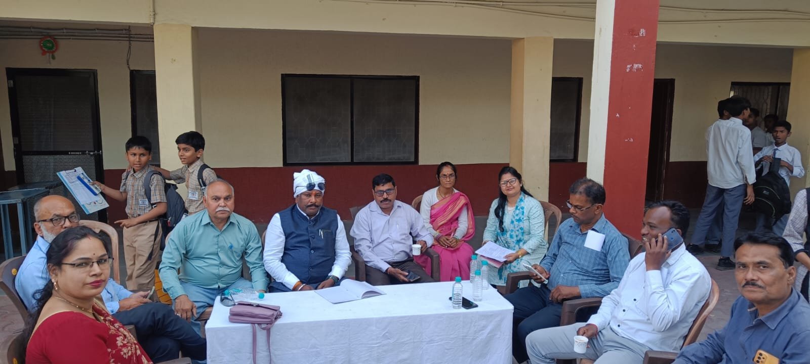 उडऩदस्ते ने किया स्कूलों का निरीक्षण, शांतिपूर्ण हुई 5 वीं-8वीं की परीक्षा 1 Flying squads inspected schools, 5th-8th exams were conducted peacefully.