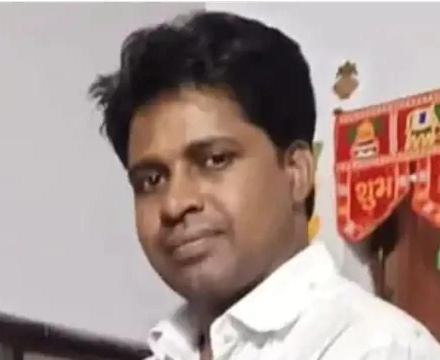 Congress's wrath for indiscipline, Sheikh Farooq expelled for one year