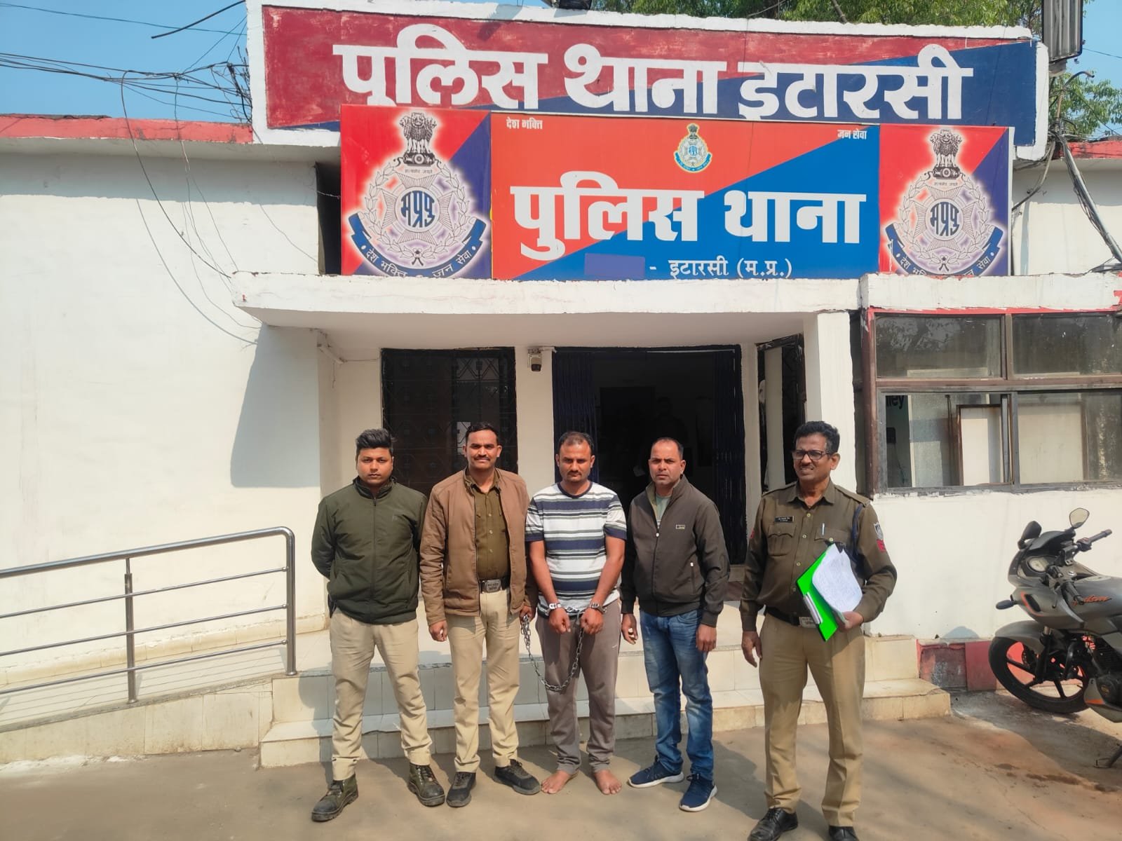 पुलिस ने 11 साल से फरार 307 के चौथे आरोपी हैदर अली काटोल से किया गिरफ्तार 1 Police arrested Haider Ali, the fourth accused in the 307 case who was absconding for 11 years, from Katol.