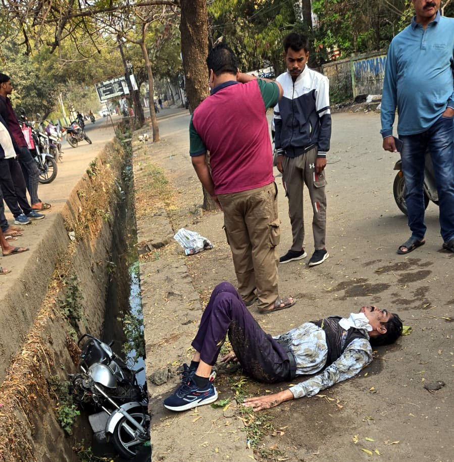 Death drain: Anger in Nyaya Colony, youth riding a bike falls into drain due to negligence of Municipal Corporation