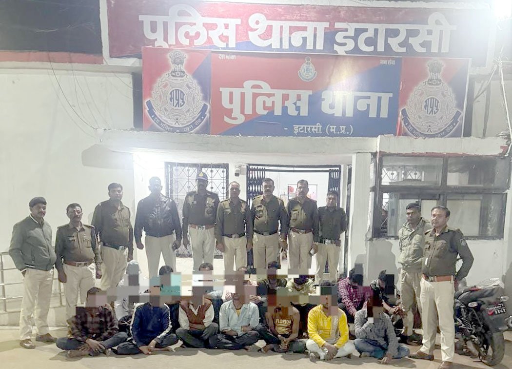 Police surgical strike: 47 absconding warrants nabbed during combing patrol; station in-charge active throughout the night