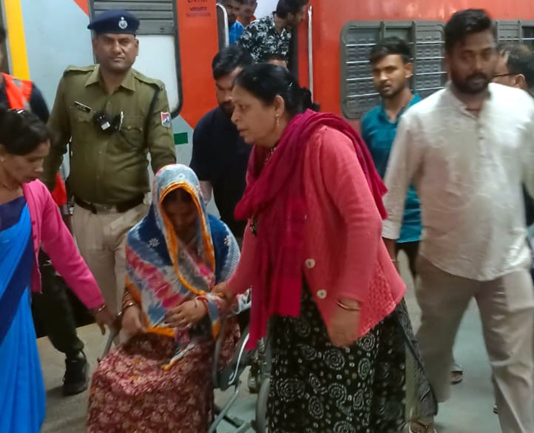 Pregnant woman went into labour on a moving train, RPF took her safely to hospital