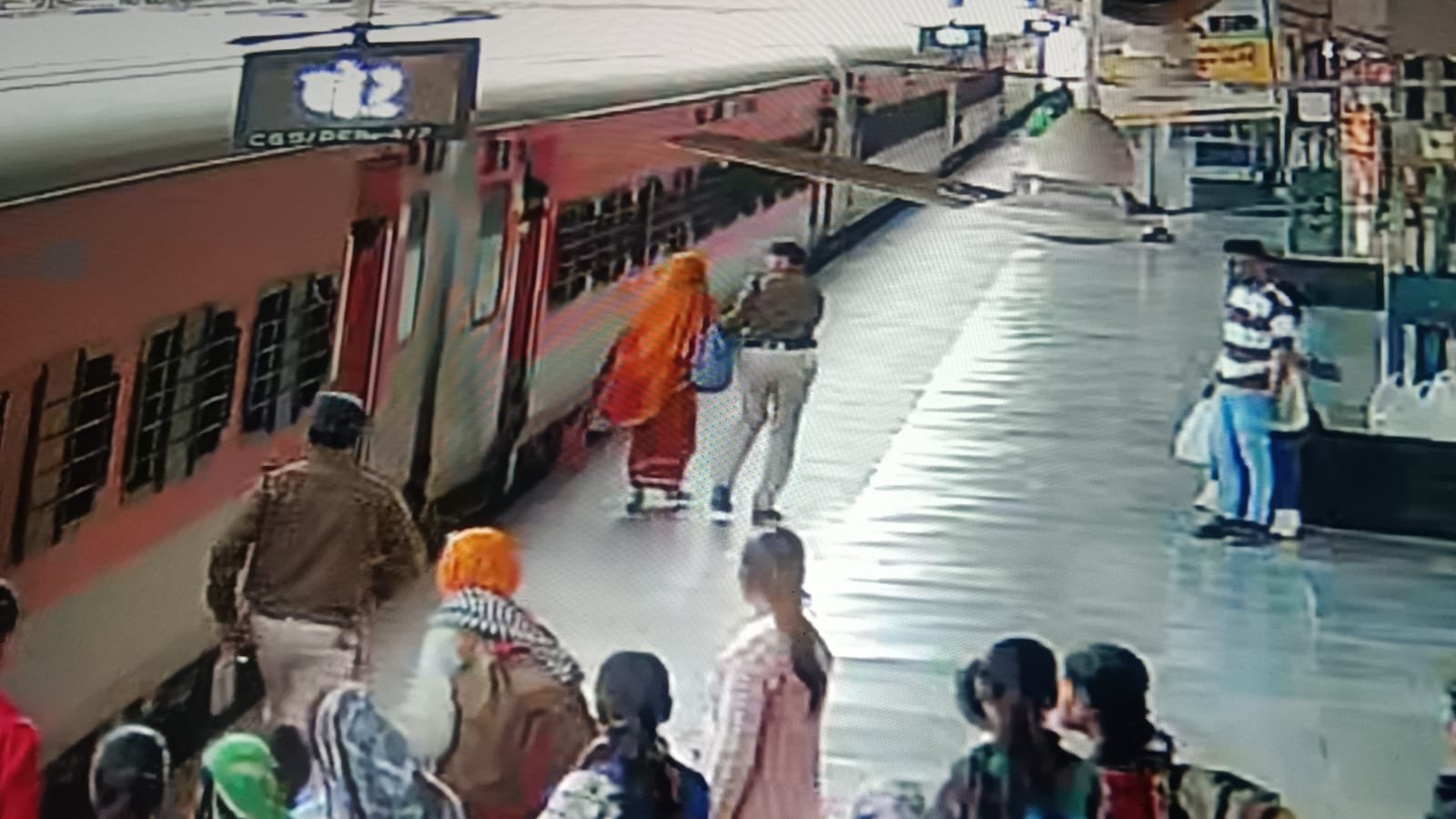 A RPF jawan's alertness saved a woman's life, averting an accident while she was alighting from a moving train.