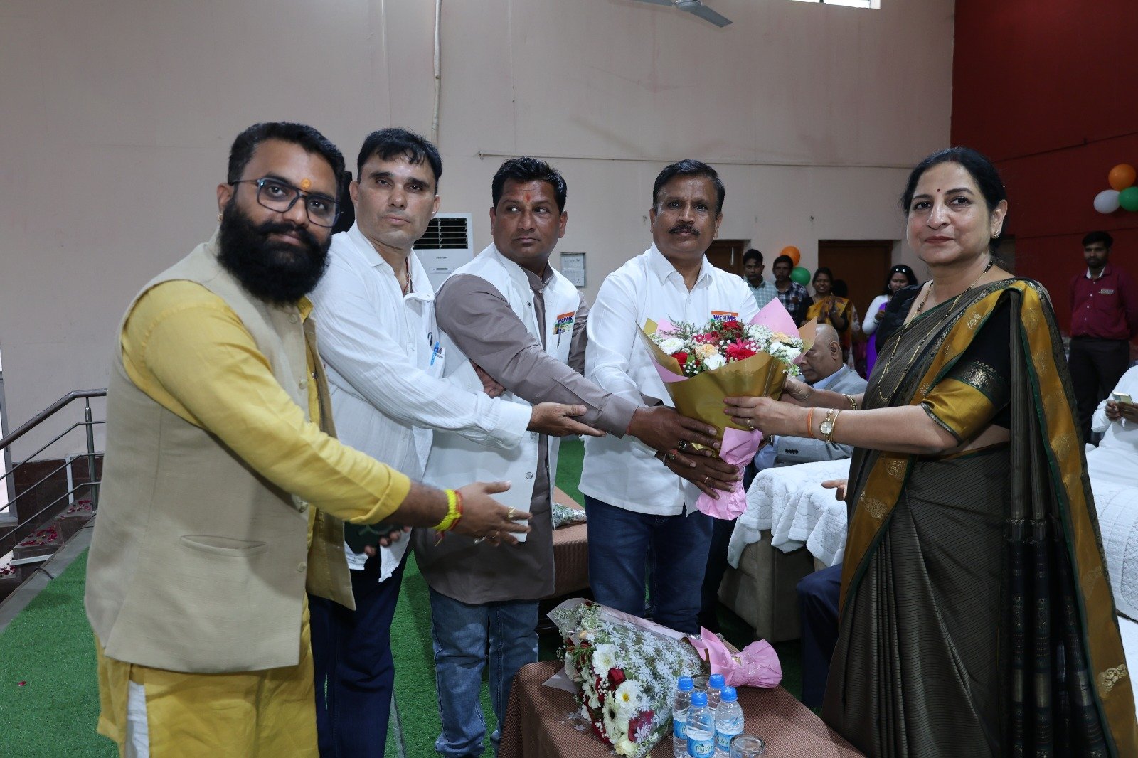 Farewell with gratitude: Mazdoor Sangh bids emotional farewell to Railway GM