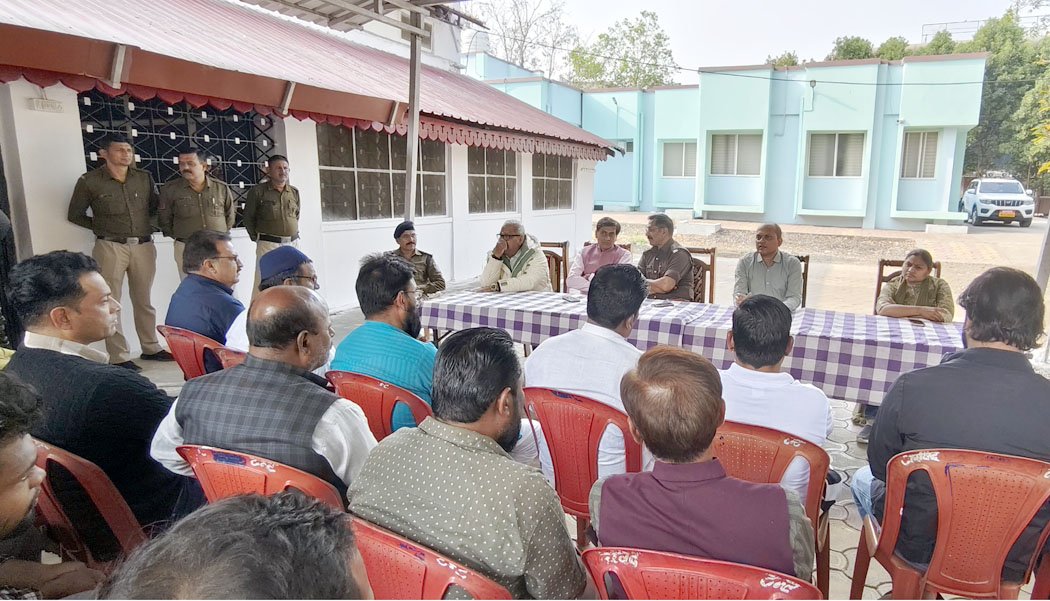 Peace committee's decision: Market will close at 11:30 pm, DJ will be played and will be confiscated.