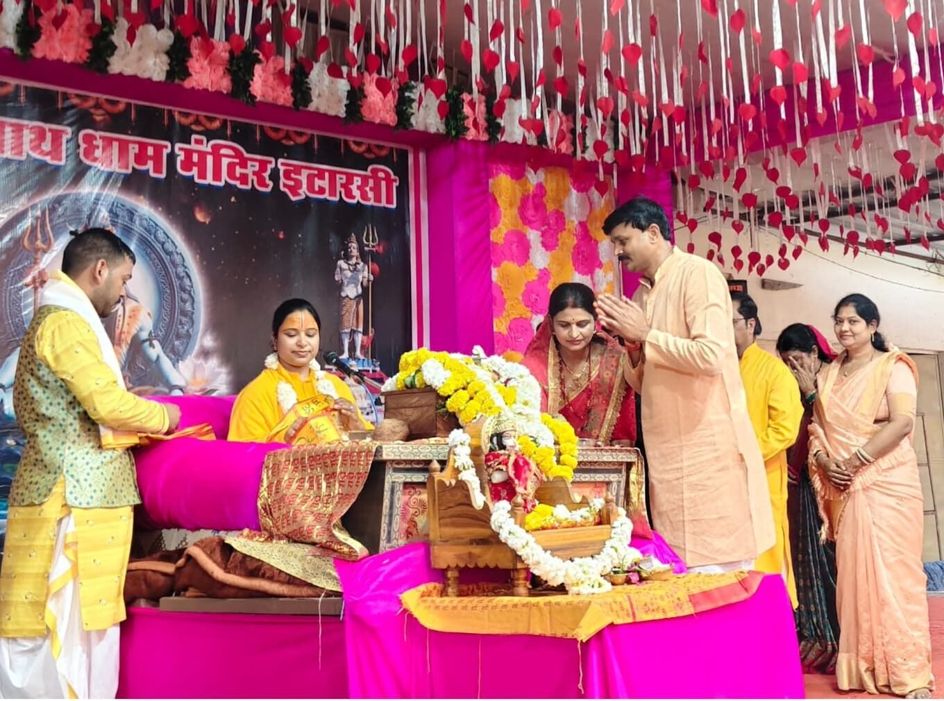 ओम नम: शिवाय मंत्र में समाहित है पूरी सृष्टि, पशुपतिनाथ मंदिर में शिव कथा का समापन 1 The entire universe is contained in the Om Namah Shivaya mantra; the Shiva story concludes at the Pashupatinath Temple.