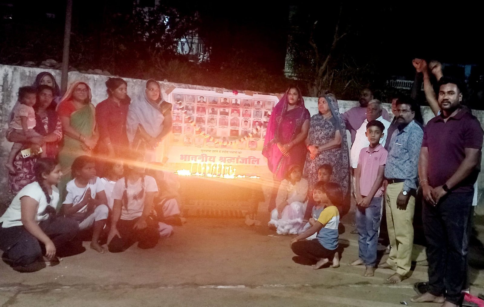 Salute to the martyrs of Pulwama, a heartfelt tribute was paid by lighting a lamp in Ward 8.