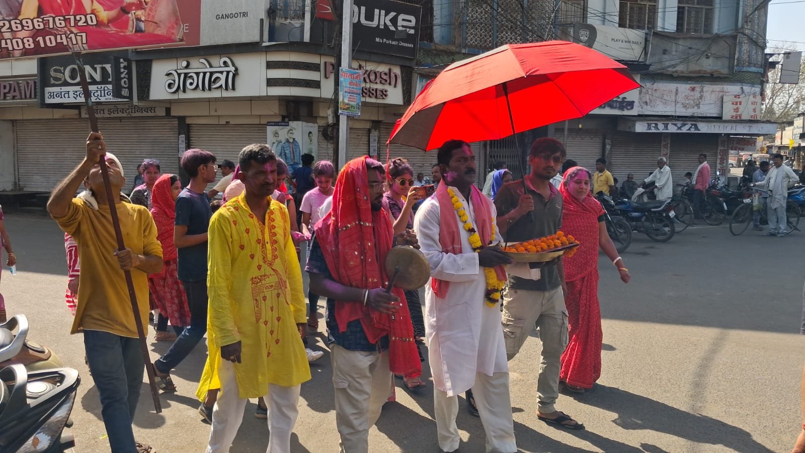 Bengali colony filled with devotion with the echo of Hare Rama-Hare Krishna