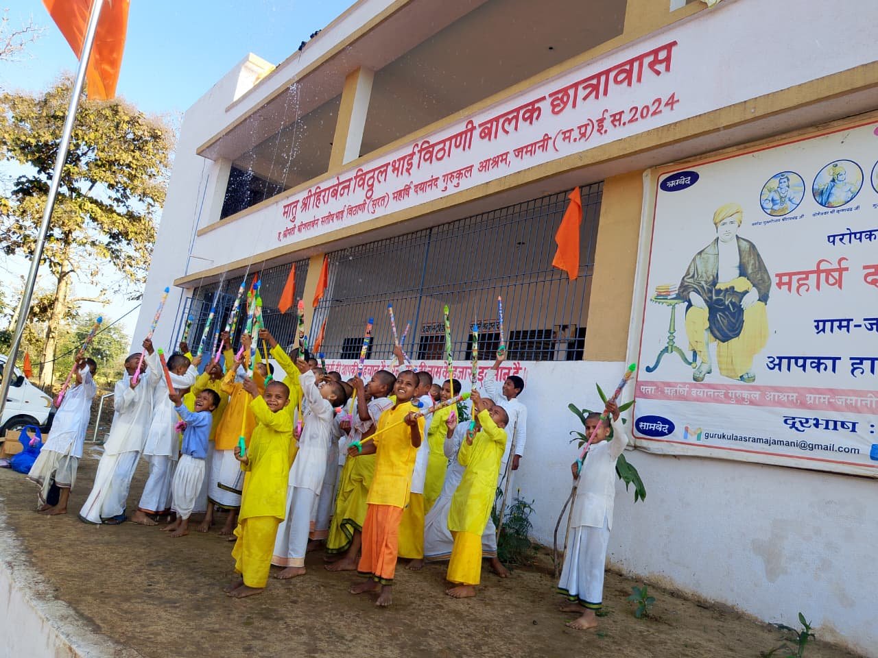 Innocent faces blossomed amidst Vedic rituals; the 'Do good, so good will happen' team celebrated Holi with the children of Gurukul.