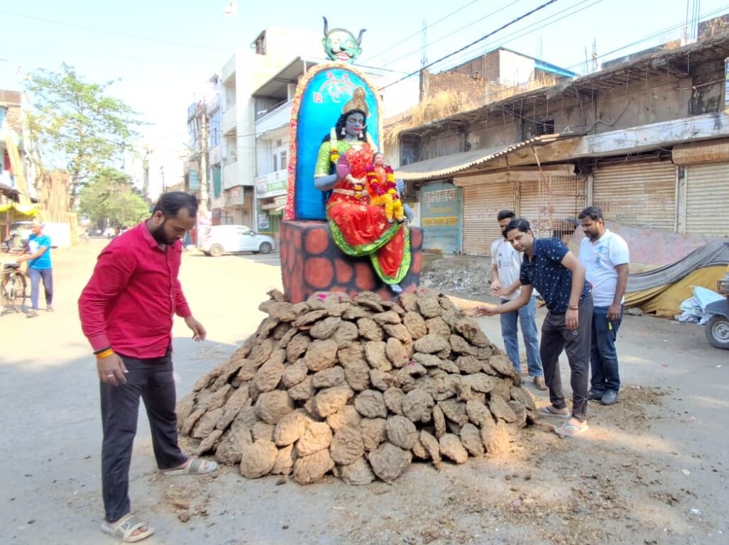 Phaguni Baar: The festival of colours will be celebrated under the shadow of devotion, market and security.