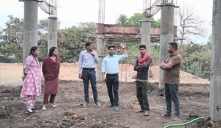 The Municipal Chairman and CMO inspected the new water tank being built at a cost of Rs 1 crore in Peepal Mohalla.