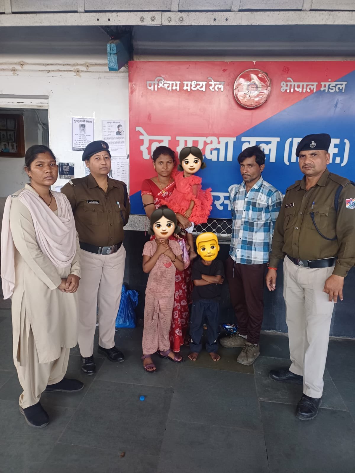 Three children were found crying on the platform, RPF traced their parents with the help of CCTV.