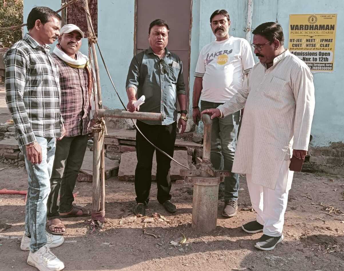 Six tubewells in Ward 12 have been closed for months, Congress opens front