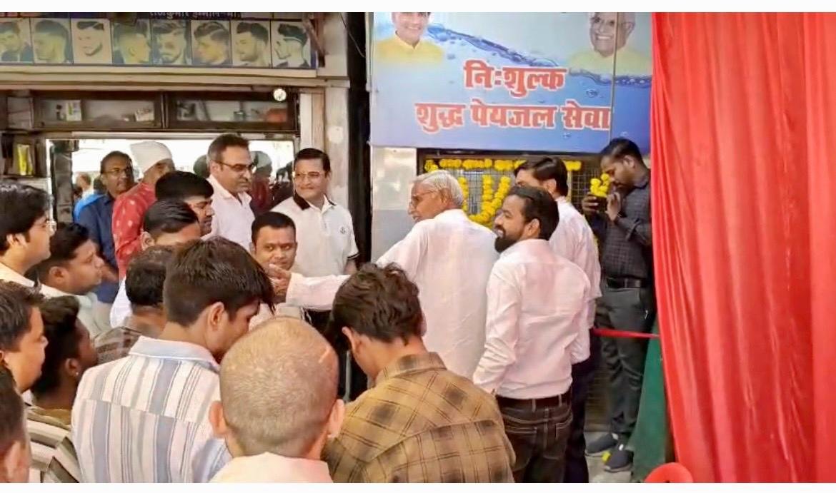Now water service along with medicine: Itarsi Chemist Association installed water cooler at the bus stand