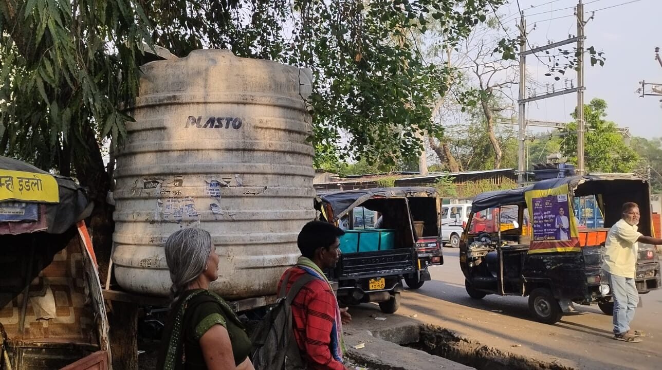 Drinking water crisis at the old bus stand, the borehole has been closed for 6 days, leaving passengers thirsty.