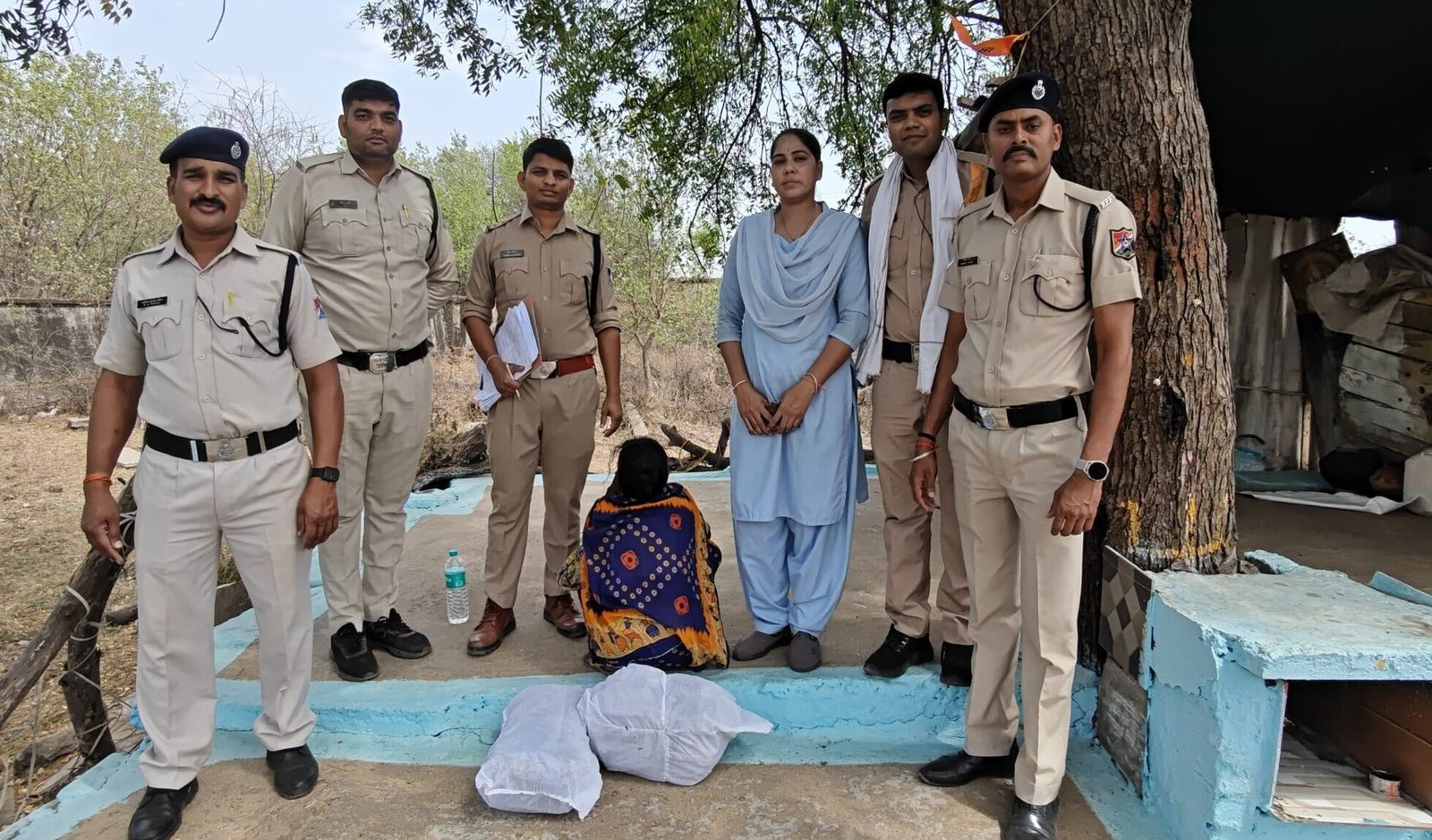 Major police strike: A woman smuggler carrying marijuana from Odisha was arrested.