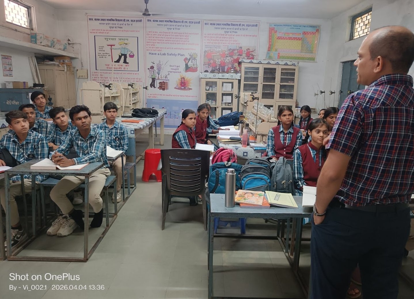 SDM Nilesh Sharma gave success mantras to the students under the program Meet the Future