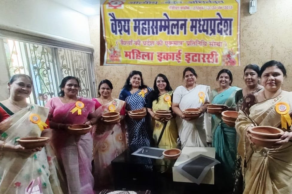 A message from a 'Vaishya woman' for thirsty birds, a pledge to show compassion for animals by delivering water pots to every home.