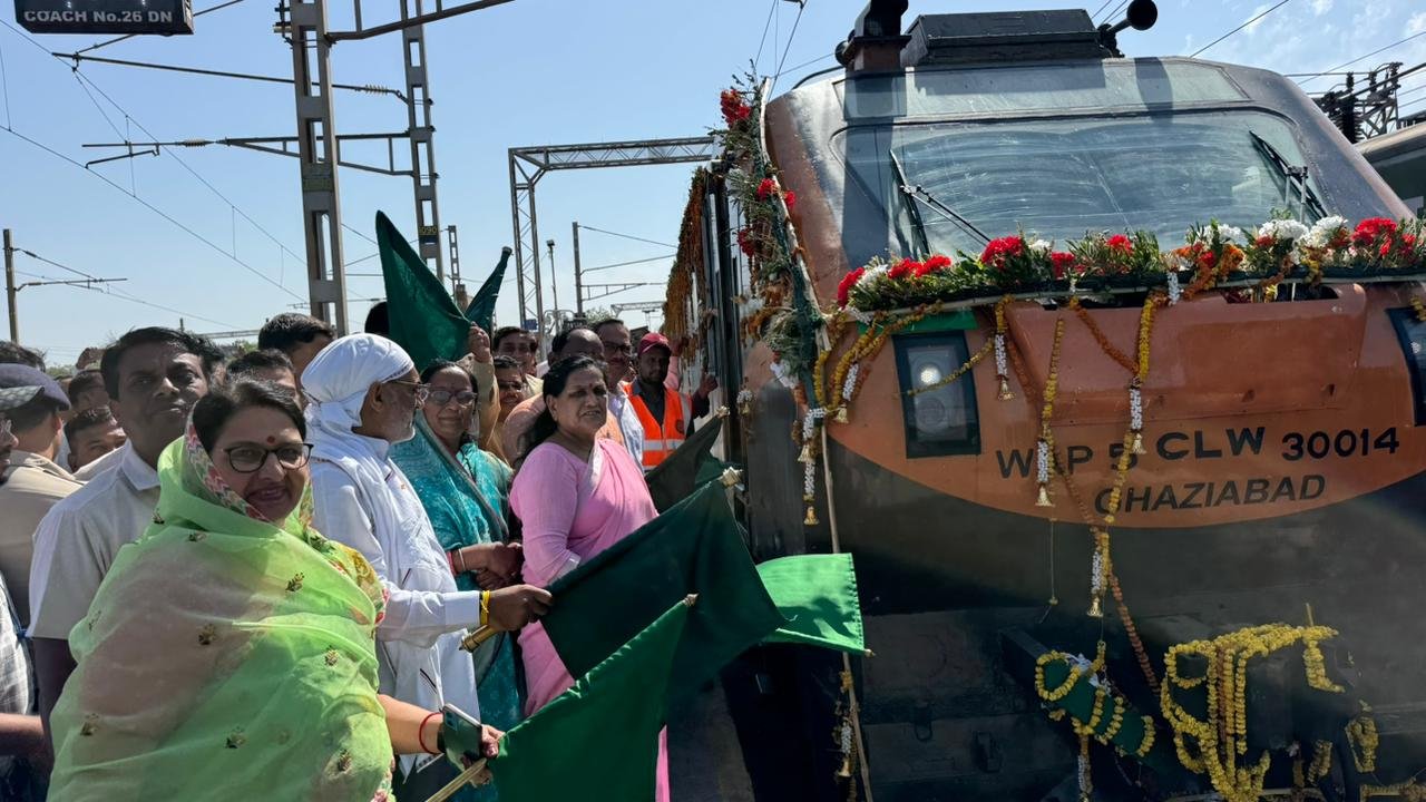 Two new 'Amrit Bharat' trains received, MPs flagged off