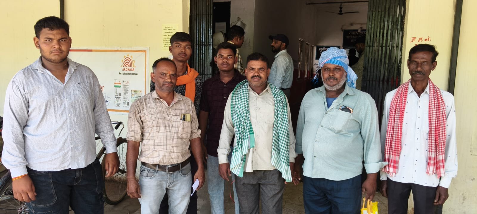 Even after weighing, payment was stuck, farmers got angry due to non-creation of bills, reached SDM office
