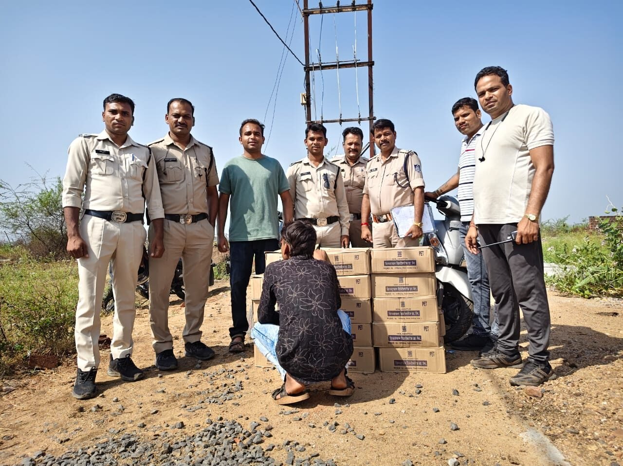 29 boxes of illicit liquor seized from liquor smuggler, accused arrested