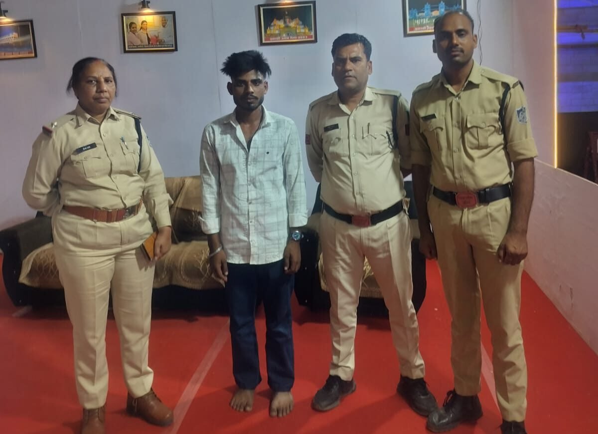 Plot to commit major crime at Itarsi fair foiled, youth arrested with knife