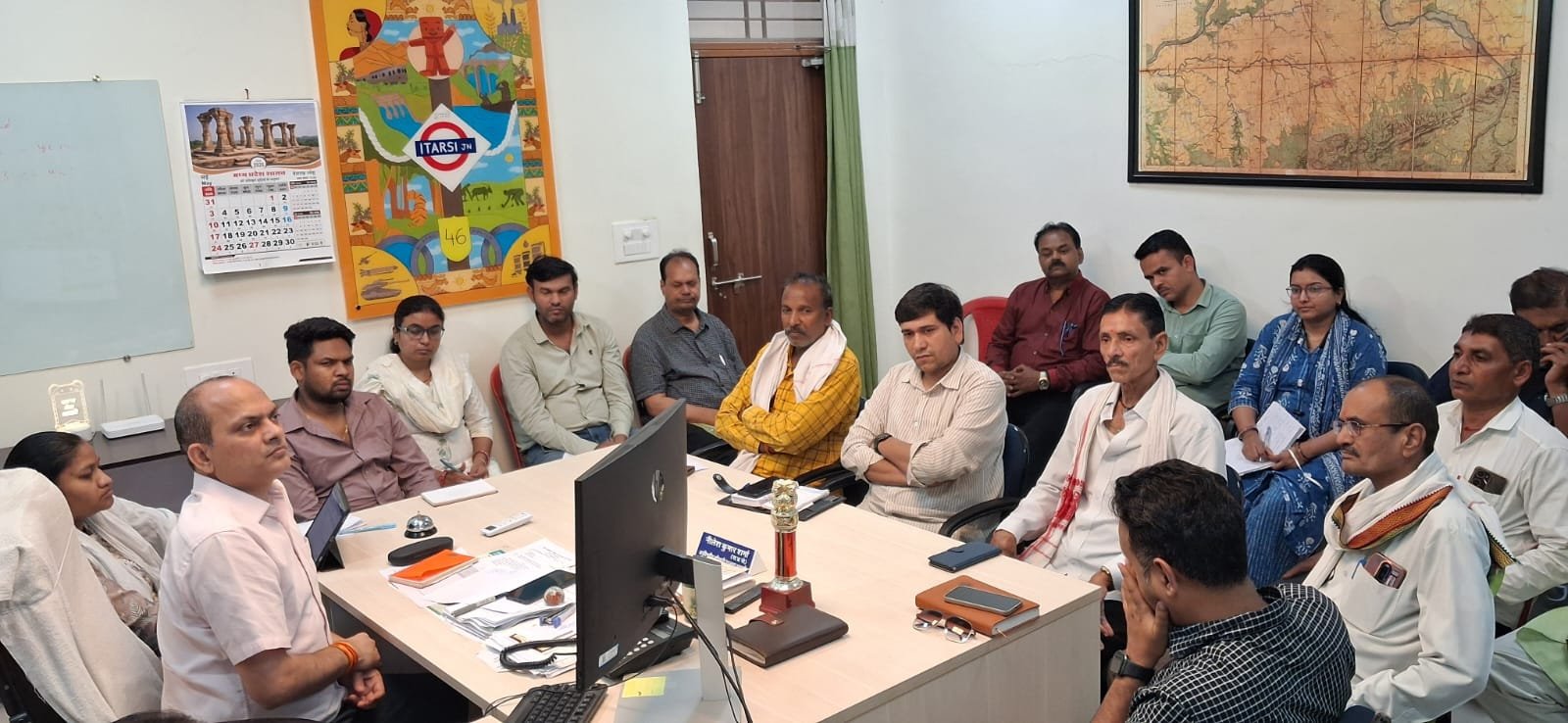SDM held a review meeting to solve the problems of farmers, instructed the officials