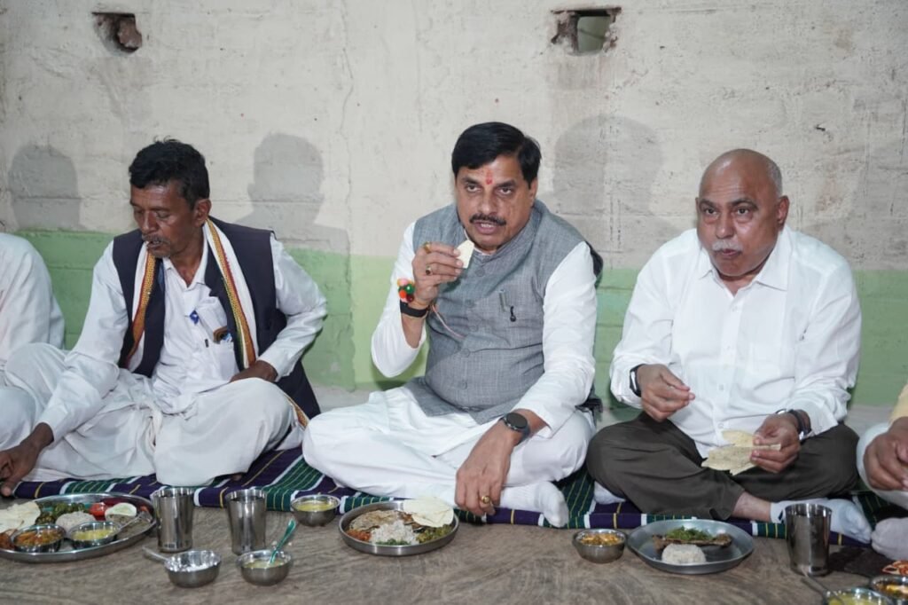 मप्र में वर्ष 2026 'कृषक कल्याण वर्ष', कामधेनु योजना में पशुपालकों को मिलेगी ₹40 लाख तक की सहायता: मुख्यमंत्री 2 1002898710