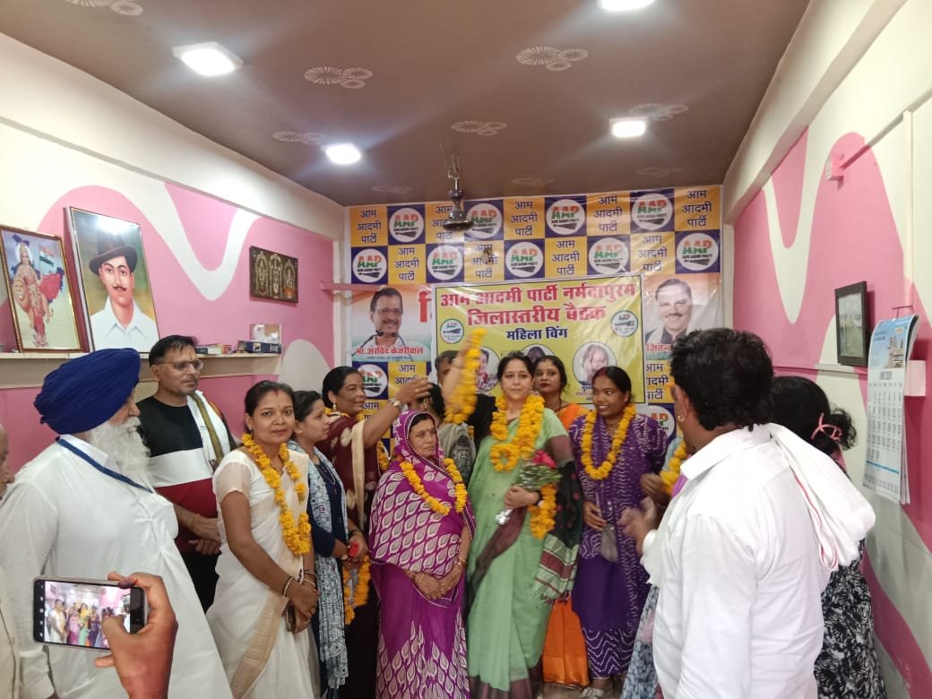 Aam Aadmi Party devises strategy; hands over the reins to women to strengthen the organization.
