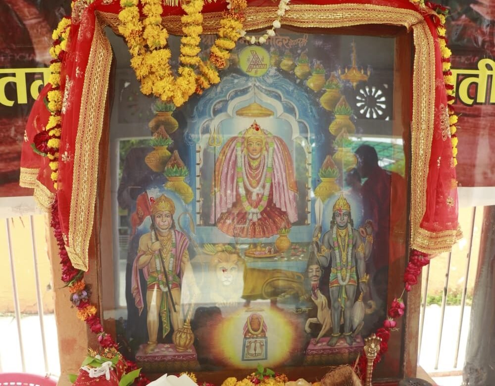 A Surge of Devotion: Maa Dhumavati Jayanti Celebrated at Shri Budhi Mata Temple; Massive Crowd Gathers for Mahaprasad