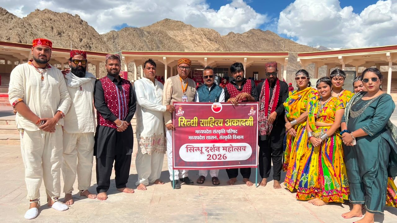 Sindhu Festival: Jhoolan Seva Samiti of Itarsi constructed Bahrana Sahib at Sindhu Ghat in Leh.