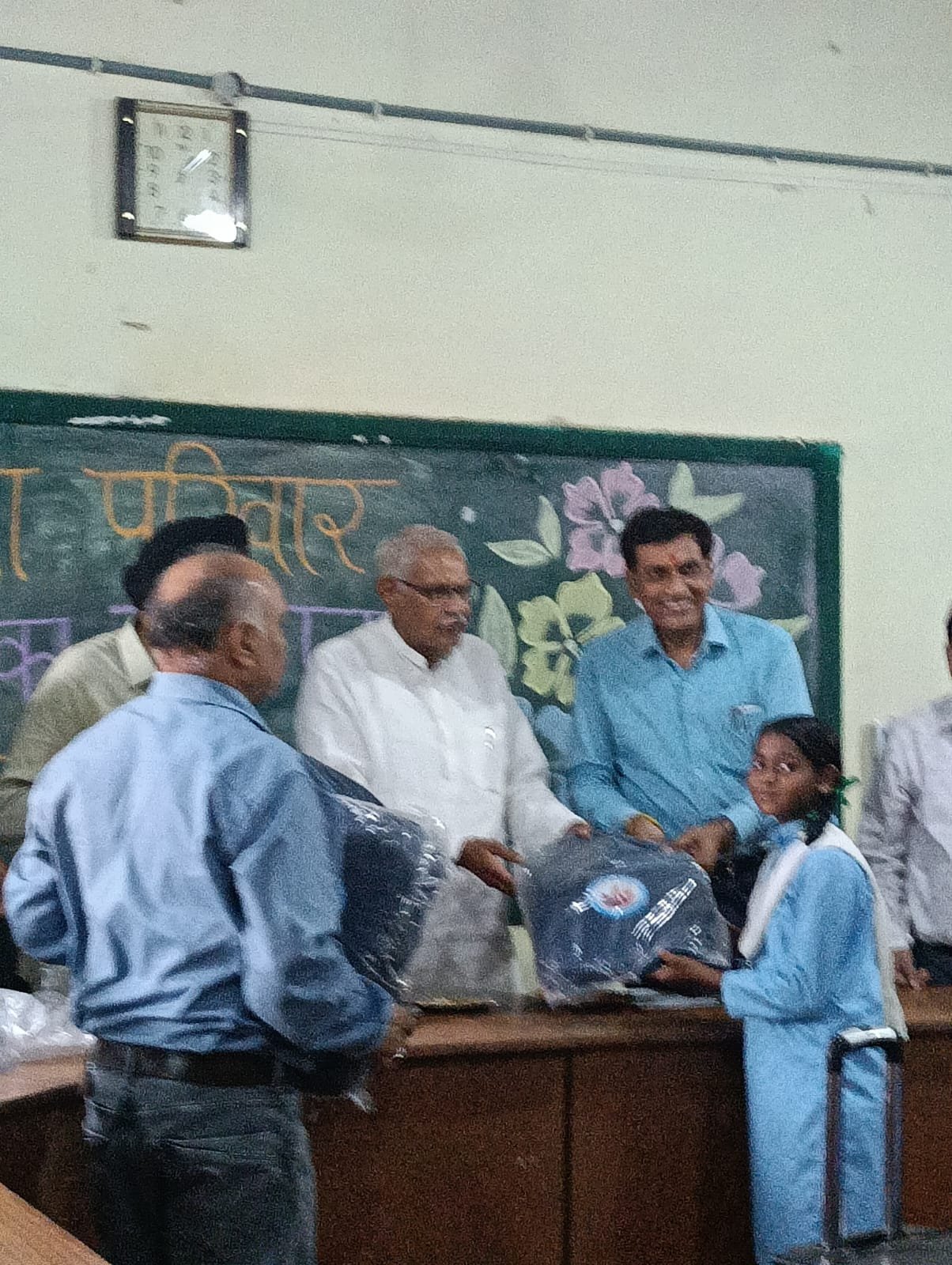 पीएम श्री कन्या शाला में 'अटल टिंकरिंग लैब' का लोकार्पण: छात्राओं को बांटी साइकिलें 1 IMG 20260707 WA0960