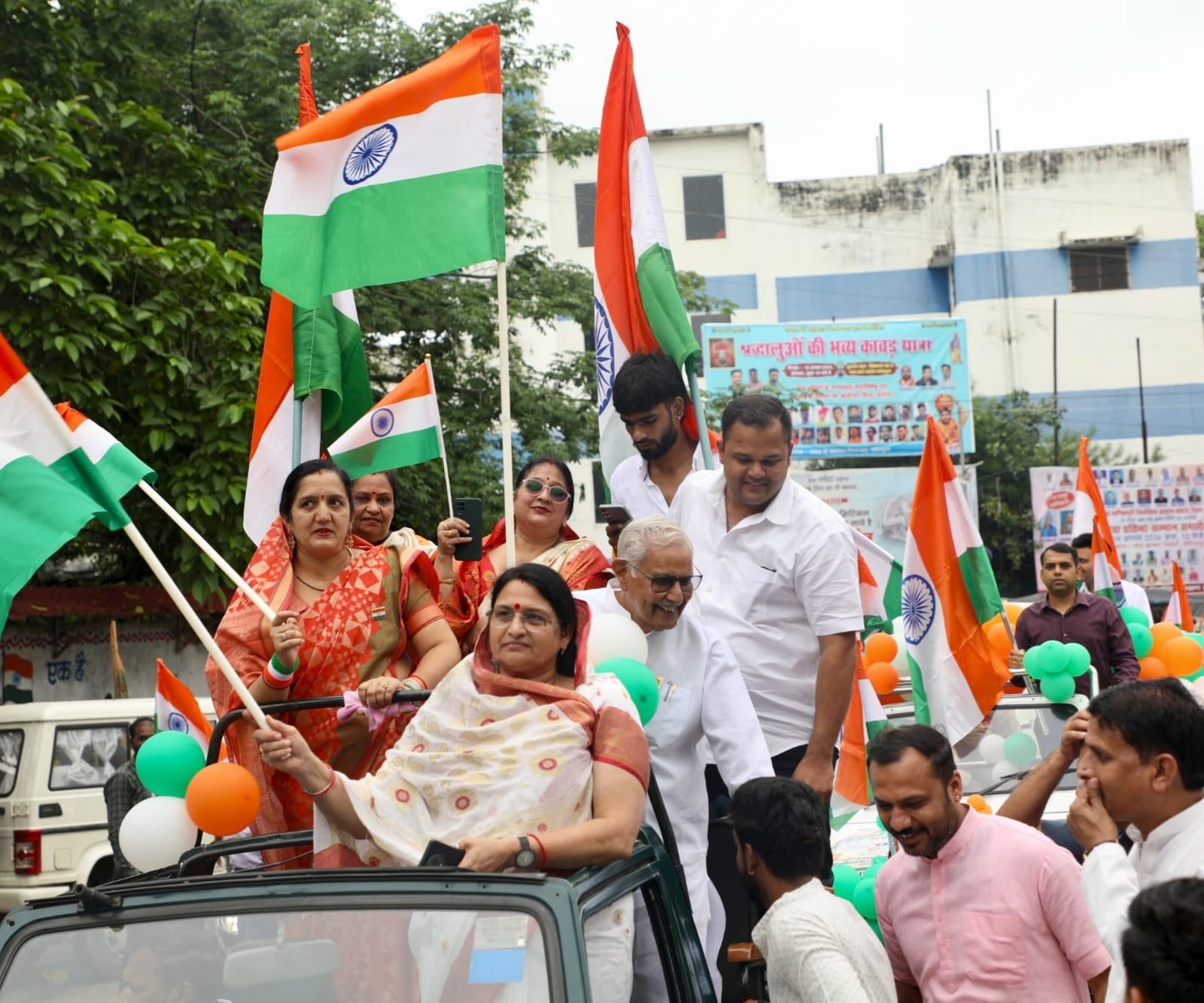 Narmadapuram Bathed in the Colors of the Tricolour: A Massive Crowd Gathers with the Message 'One Tricolour – One India – Great India'